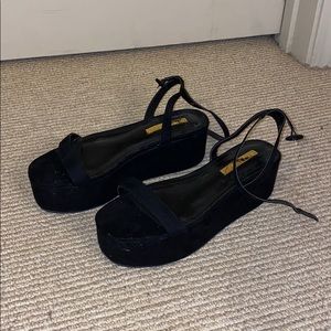 Platform black sandals